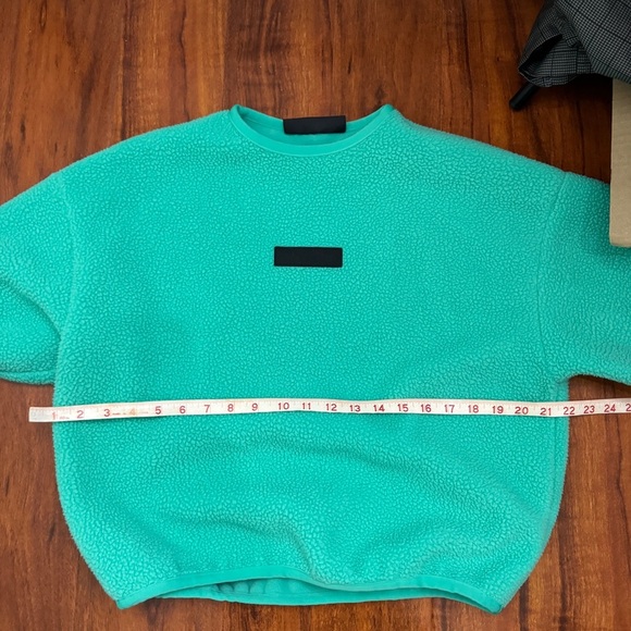 Fear of God Essentials Polar Fleece Crewneck Mint Leaf Sweatshirt Size 10 - Picture 7 of 9